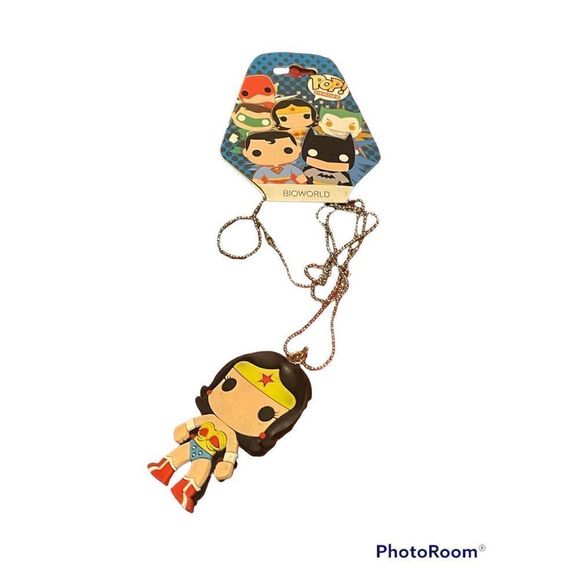 NWT BIOWORLD WONDER WOMAN NECKLACE - Picture 1 of 4